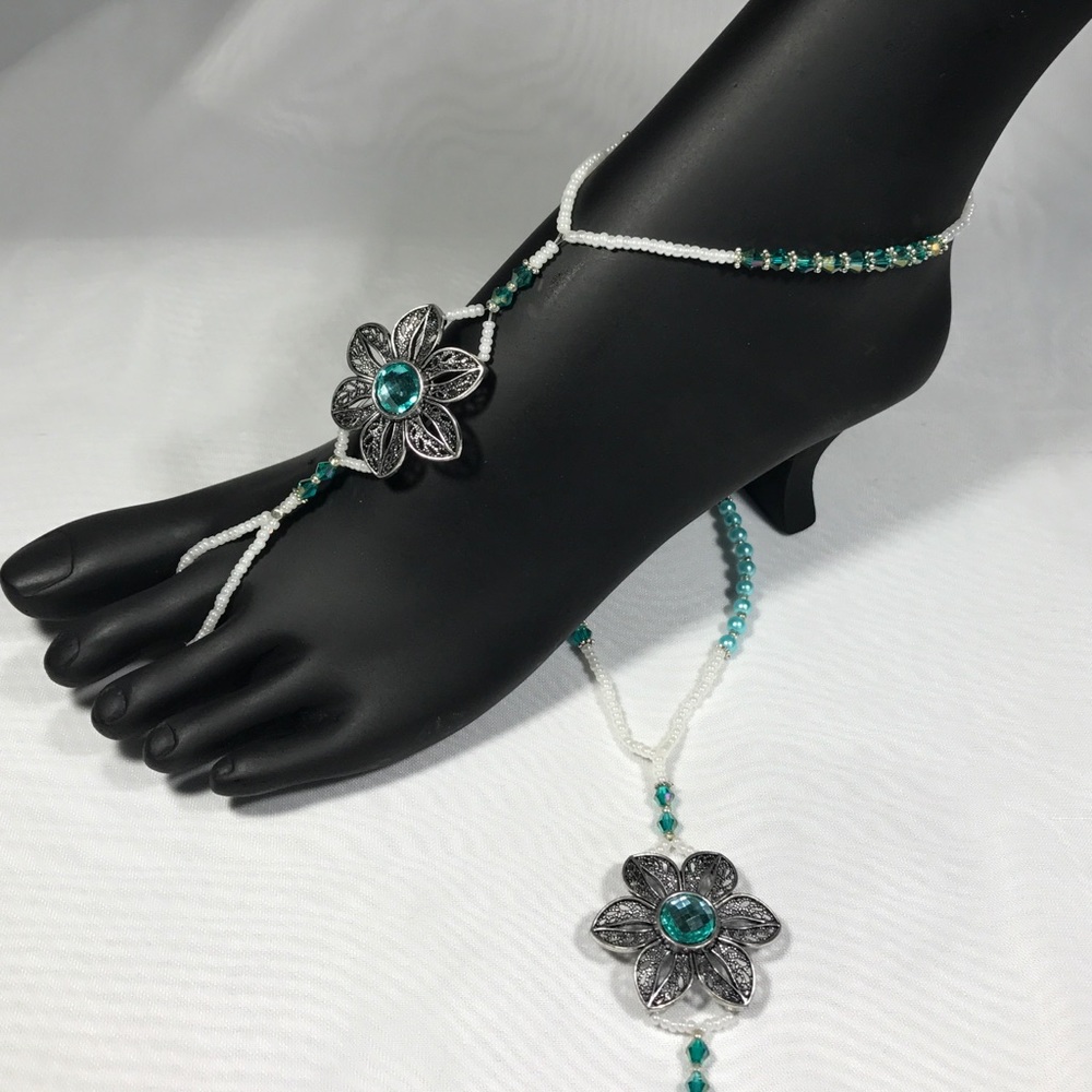 Beaded handmade Barefoot sandals🔴